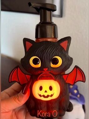 BBW Light up Spooky Kitty Soap Holder